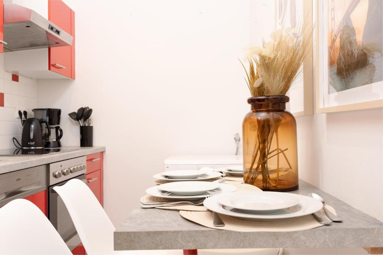 Designer Apartments, 2 Min To U1 Reumannplatz Відень Екстер'єр фото